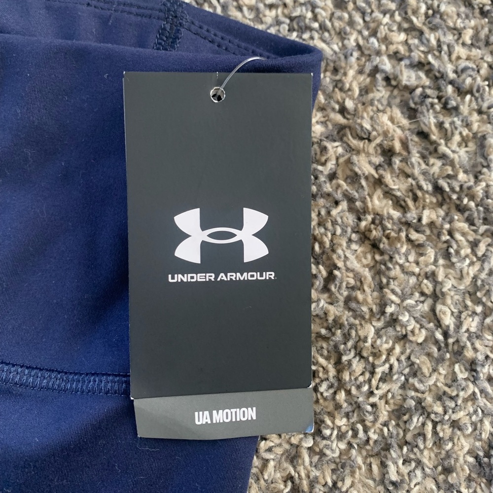 🌸Under Armour Navy Leggings - Picture 2 of 6